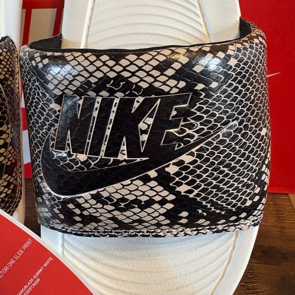 Nike Black and White Victor One Slides animal print snake skin shoes sandals - Picture 2 of 6